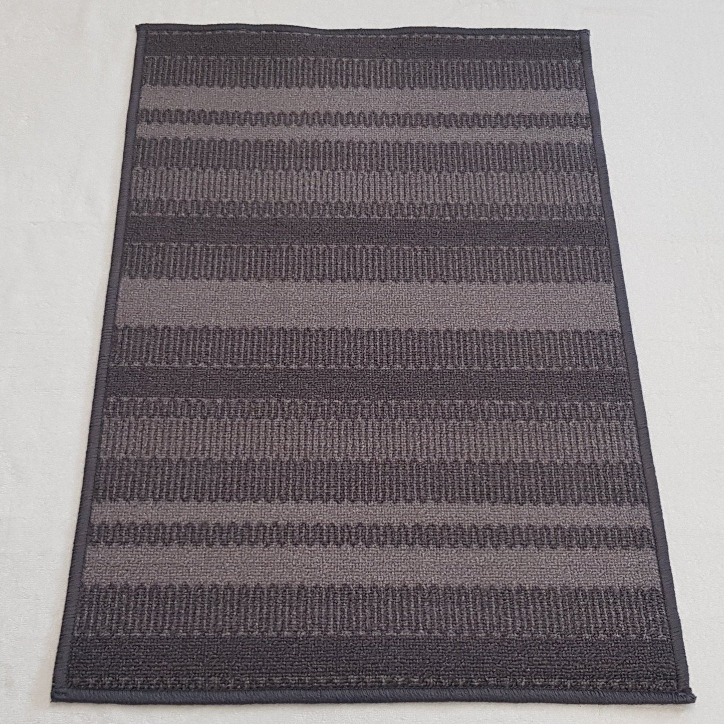 DM30 Ozzie Hall Runner Grey
