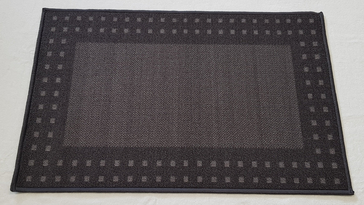 DM70 Ozzie Hall Runner Grey